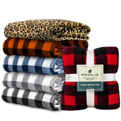Cozy Buffalo Plaid Fleece Queen Blanket in White/Black