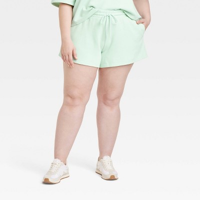 Women's Leisure Studio Mid-Rise Fleece Shorts - Universal Thread™