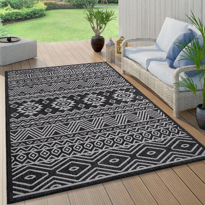 Black Geometric Flat Woven 8' x 10' Indoor/Outdoor Rug