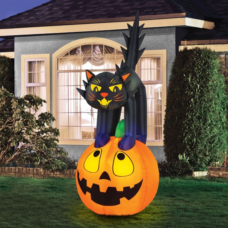 Novelty Lights Inflatable Halloween Outdoor Yard Decoration, 1 of 6