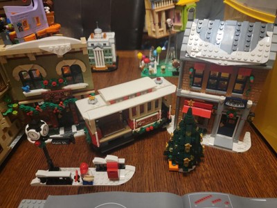 LEGO Christmas Holiday Main Street 10308 - Juego de juguetes de  construcción para niñas y niños a partir de 8 años (1514 piezas), multicolor