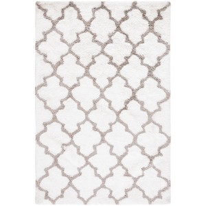 Barcelona Shag BSG319 Hand Tufted Indoor Rug - Safavieh - 1 of 4