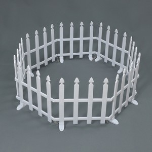 LuxenHome 8-Piece Light Show Fence Design Outdoor Holiday Decoration White - 1 of 4