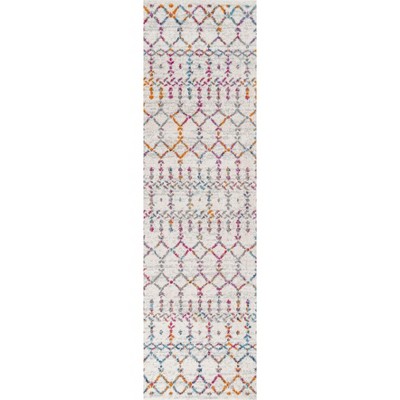 Ivory Trellis 5.5' Reversible Easy-Care Synthetic Runner Rug