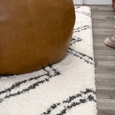 Deia Black and White Geometric Shag Area Rug