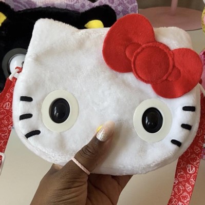What's in my Hello Kitty Purse? 