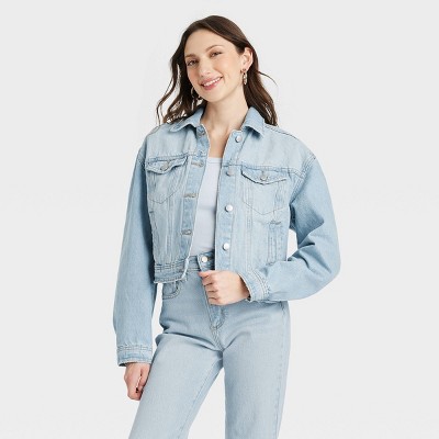 Women's Cropped Trucker Jacket - Universal Thread™ Light Wash M