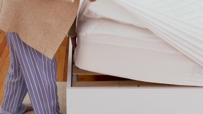 Queen Size White Down Alternative Waterproof Mattress Pad