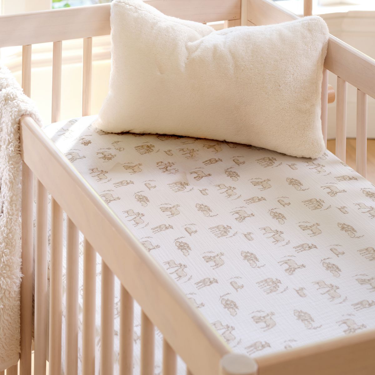 Lambs & Ivy Signature Organic Cotton Muslin Lamb Fitted Crib/Toddler Sheet - thumbnail 3