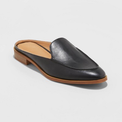 backless loafer