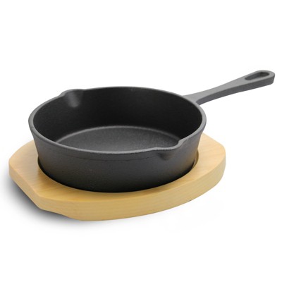 Gibson Home Campton 5.3 Inch Mini Round Cast Iron Frying Pan with Wooden Base