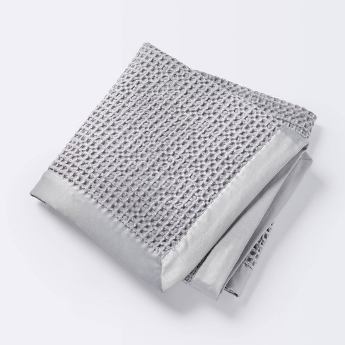This Lightweight Microfiber Fleece Blanket Is Only $14