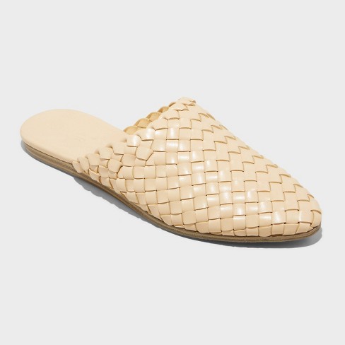 Universal thread clearance woven mules