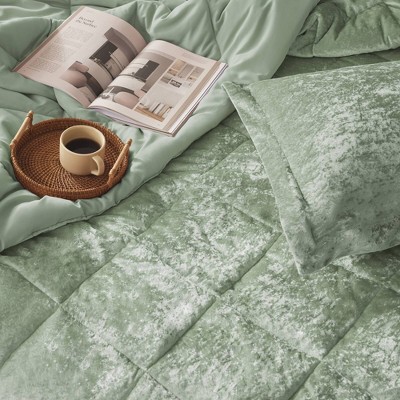 Felicia Green Velvet Full Comforter Set with Decorative Pillow