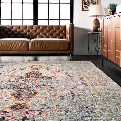 Elegant Gray Distressed Medallion 5' x 7' Synthetic Area Rug