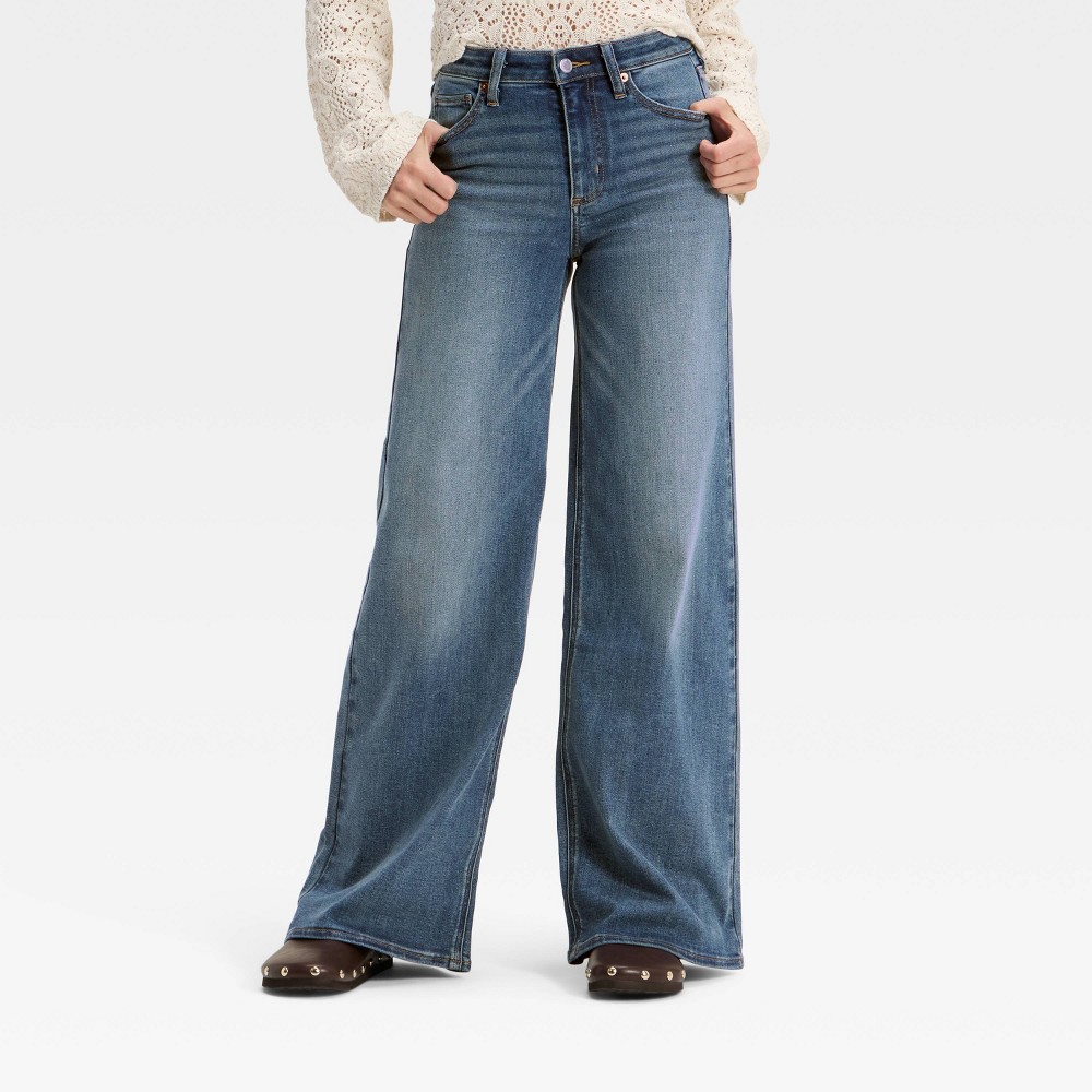 Women's High-Rise Wide Leg Jeans - Universal Thread™ Vintage Medium Wash 8