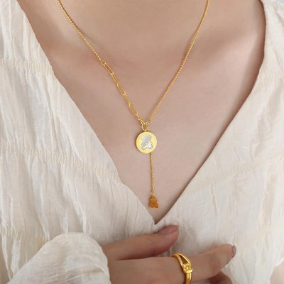 Clotth 17.71" Shell Necklace with Cartoon Bear Pattern and Tassel - Natural Seashell Pendant, Minimalist Beach Jewelry for Women