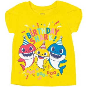 Pinkfong Baby Shark Daddy Mommy Graphic T-Shirt Yellow - 1 of 4