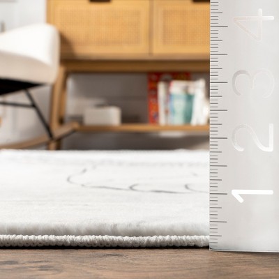 Kinslee Light Gray Lion Graphic 3' x 5' Machine Washable Kids Area Rug