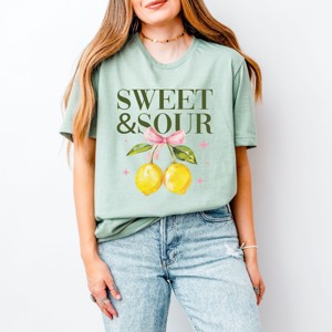Simply Sage Market Sweet & Sour Lemon Short Sleeve Tee - 1 of 4