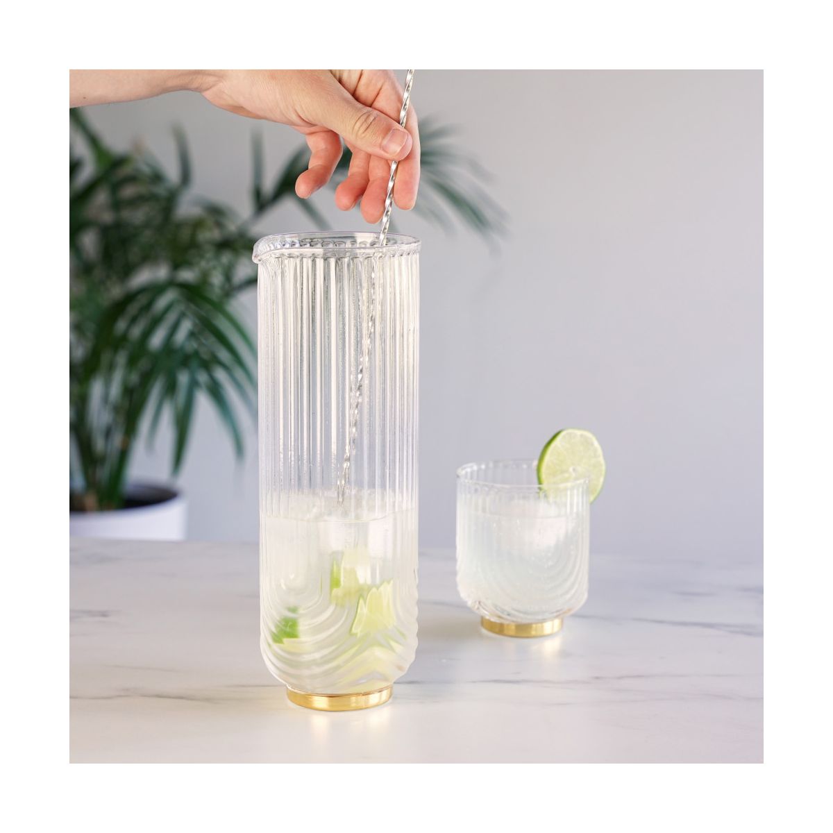 Viski Gatsby Vintage Cocktail Mixing Glass - Art Deco Ripple Glassware Arch Design, 47oz Gold Plated Base Crystal Mixing Glass - thumbnail 4