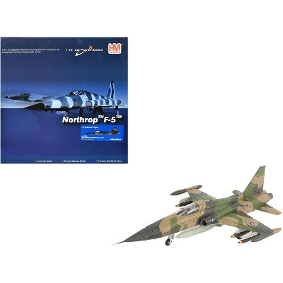 Northrop F-5C Skoshi Tiger Aircraft "Bien Hoa AFB" (1965) US Air Force "Air Power Series" 1/72 Diecast Model by Hobby Master.
