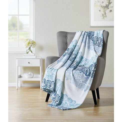 Kate Aurora Coastal Living Blue Ombre Seashells Ultra Plush Accent Throw Blanket 50 in. W x 70 in