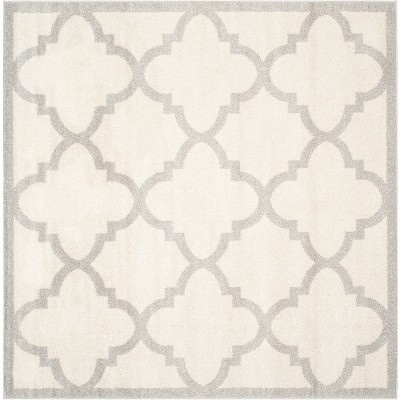beige/light grey