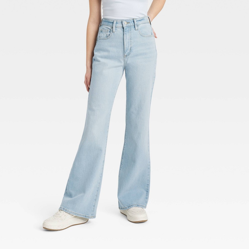 women's high-rise flare jeans - universal thread™ light wash 14