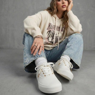 Женские кроссовки CUSHIONAIRE Women’s Freshman Canvas Lace-Up Sneaker with Memory Foam, Casual Walking Shoes, Lightweight & Comfortable White Smooth 10 — фото 7