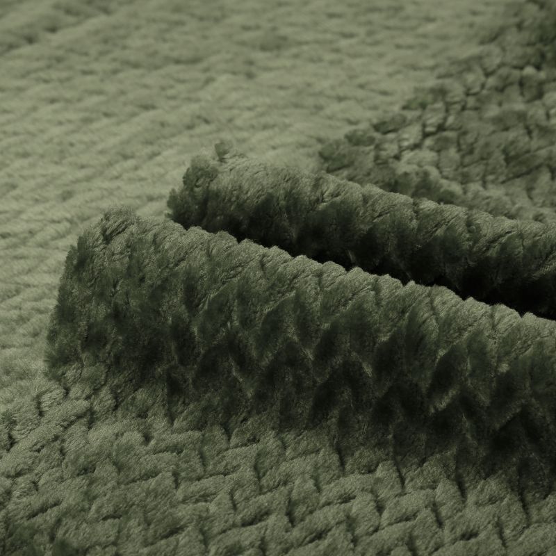 PiccoCasa New Luxury Leaves Fulls Fleece Warm Large Sofa Throw Blankets, 3 of 6