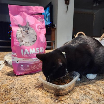 Iams cat food on sale for sensitive stomachs