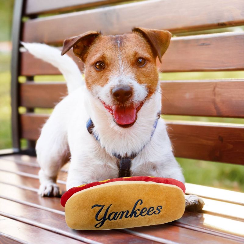 MLB New York Yankees Hot Dog Pets Toy, 3 of 4