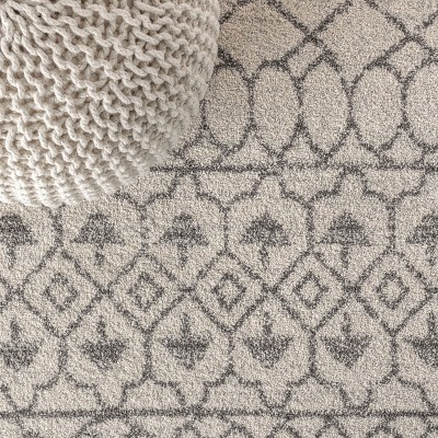 Izil Moroccan Cream and Gray 4' x 6' Synthetic Area Rug
