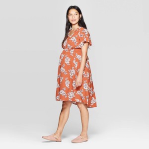 Maternity Floral Print Short Sleeve V-Neck High-Low Woven Dress - Isabel Maternity by Ingrid & Isabel Fall Maple XL, Women