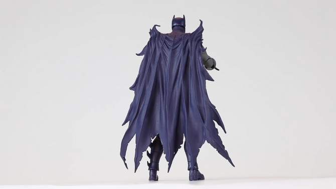 DC Comics Multiverse Blackest Night Build-A-Figure - Batman, 2 of 12, play video