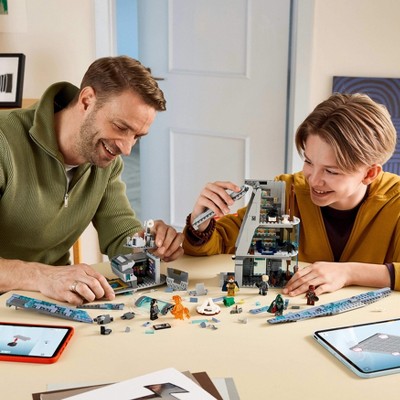 Детские конструкторы LEGO Marvel Avengers: Doomsday New Avengers Tower 76352 — фото 5