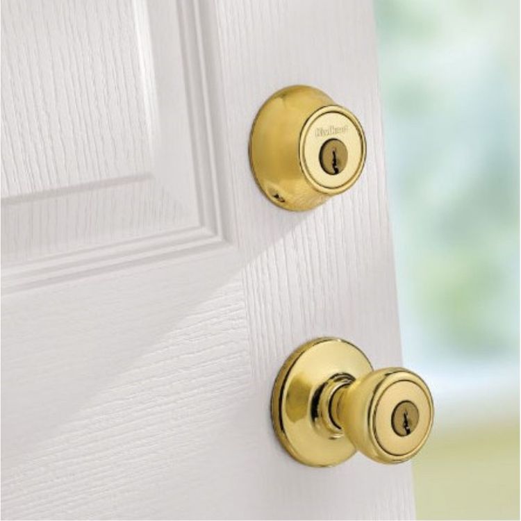 Kwikset Tylo Entry Knob and Single Cylinder Deadbolt Combo, Polished Brass, 3 of 3