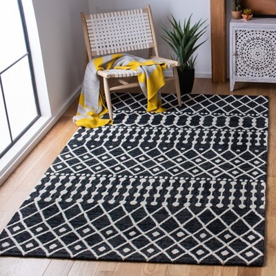 Black and Ivory Hand-Tufted Wool 4' x 6' Area Rug