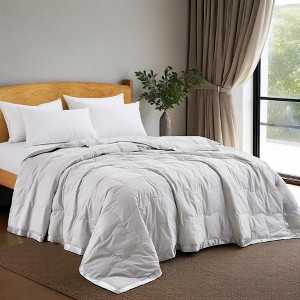 Peace Nest Ultra-Lightweight Down Blanket with Satin Trim - 1 of 4
