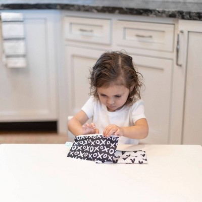 Bumkins Reusable Snack Bag 2pk - Hearts/XOXO: Nylon, 7" x 7"
