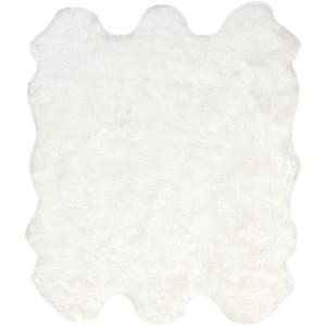 Nuloom Deonna Animal Print Shaped 5x6 Shag Indoor Area Rug for Living Room Bedroom Dining Room Nursery, White - 1 of 4