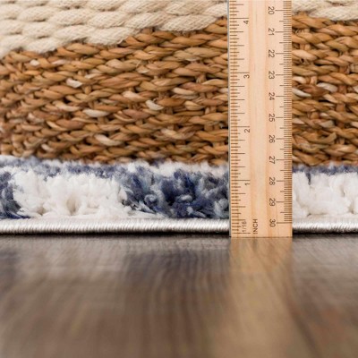 Kieu Blue and White Geometric Shag Rug 5'3" x 7'