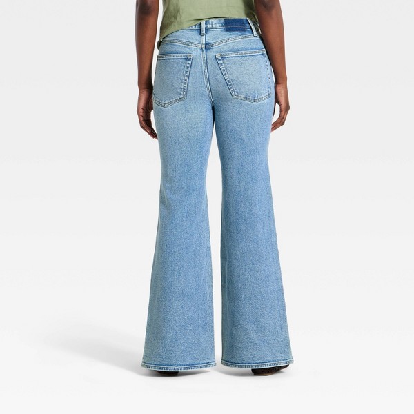 Jeans acampanados de tiro alto estilo 70s para mujer - Universal Thread™ 2