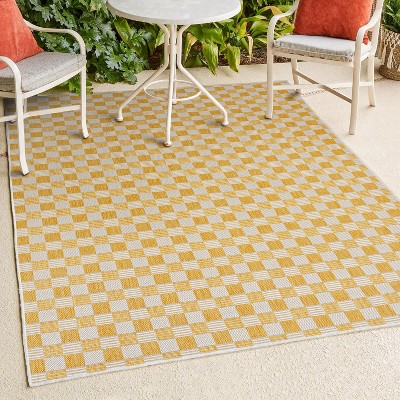 Aimee Traditional Cottage Checkerboard Indoor/Outdoor Area Rug - JONATHAN Y