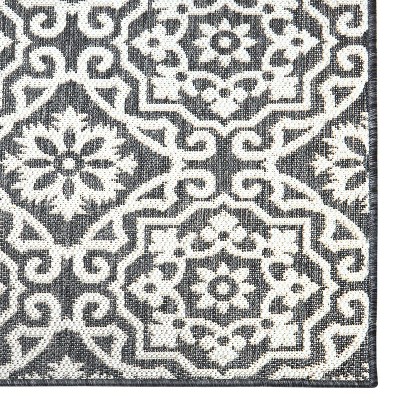 Danica Medallion Black & Gray Synthetic Indoor/Outdoor Rug - 3'11"x5'2"