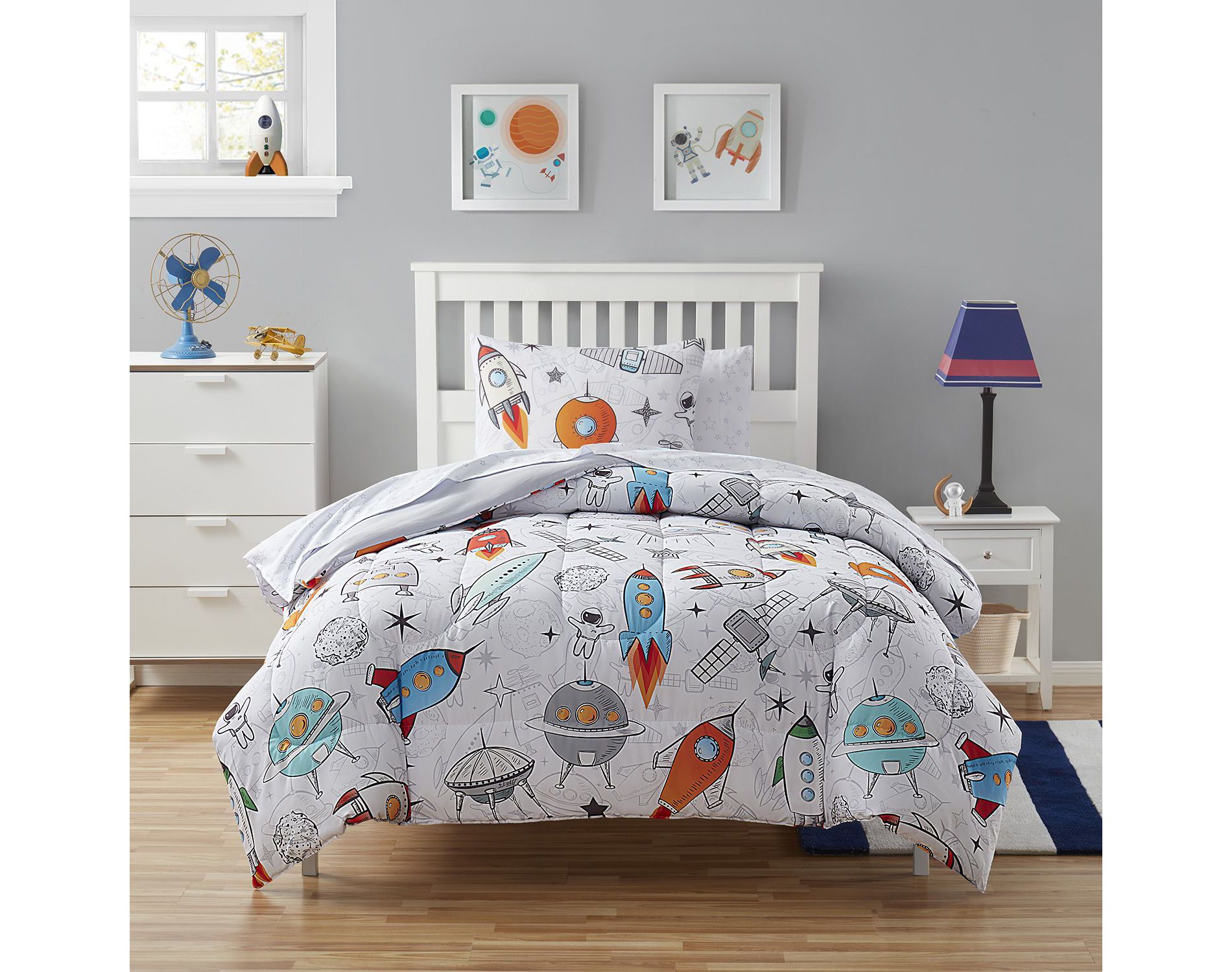 Kids Bedding Set Bed in a Bag for Boys and Girls Toddlers Printed Sheet Set and Comforter, Twin, Floating in Space