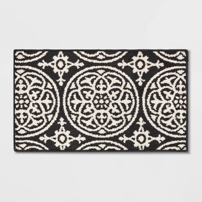 1'8"x2'10" Medallion Washable Tufted And Hooked Accent Rug Gray - Threshold™