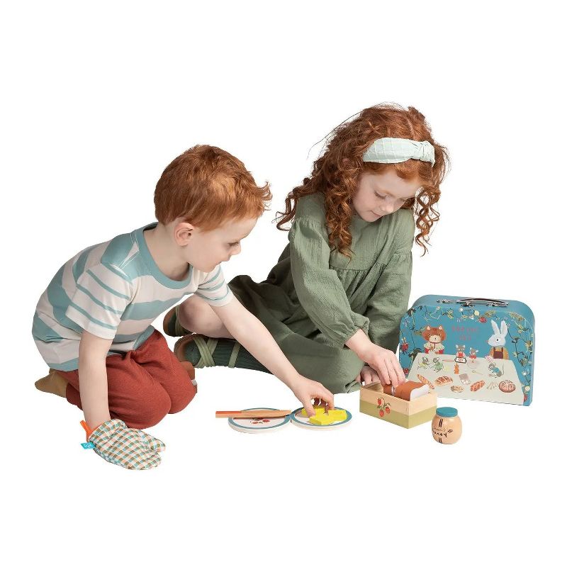 Manhattan Toy Forest Tales 17-Piece Pretend Bread Baking and Serving Set for Two with Carrying Case, 3 of 13