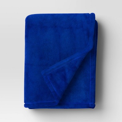 Solid Colored Plush Throw Blanket - Room Essentials™